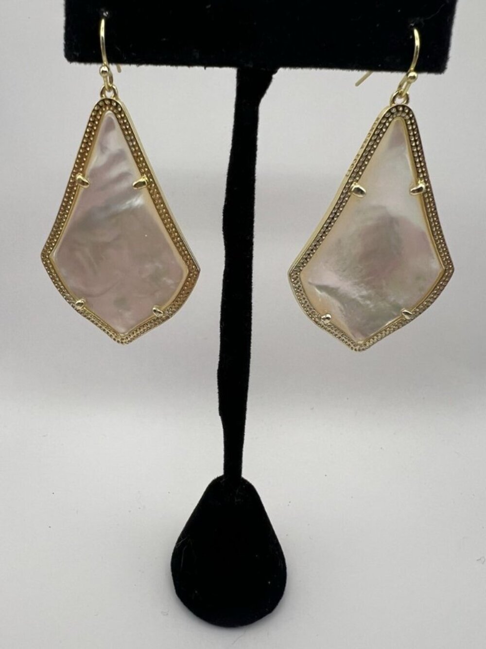 Kendra Scott Danielle Gold Mother of Pearl Drop Earrings NWOT 2”